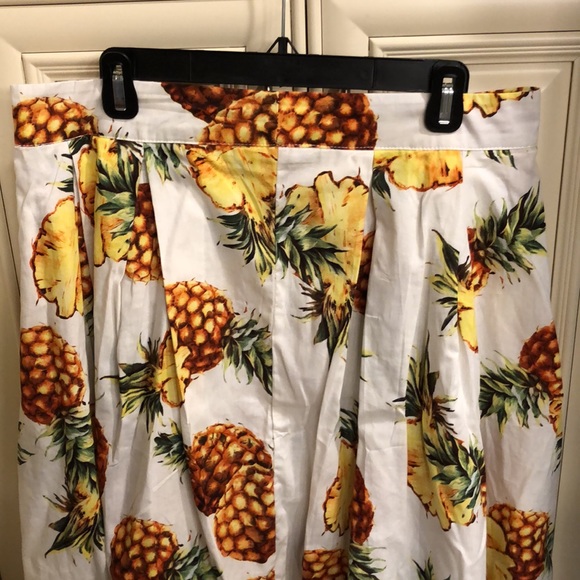 NEW Sucrefas White Pineapple 🍍 Pleated A-Line Skirt - Picture 2 of 9